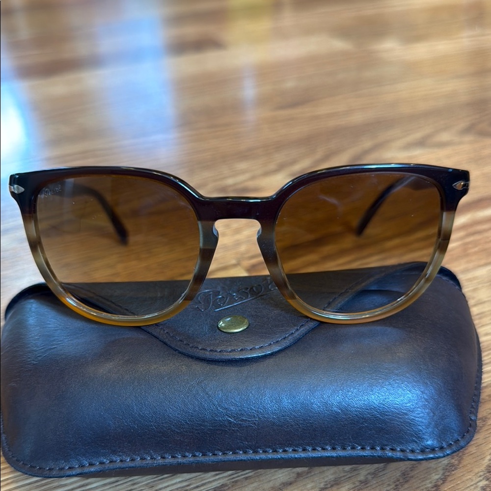 Persol 3226S Tortoise Shell Sunglasses with Case